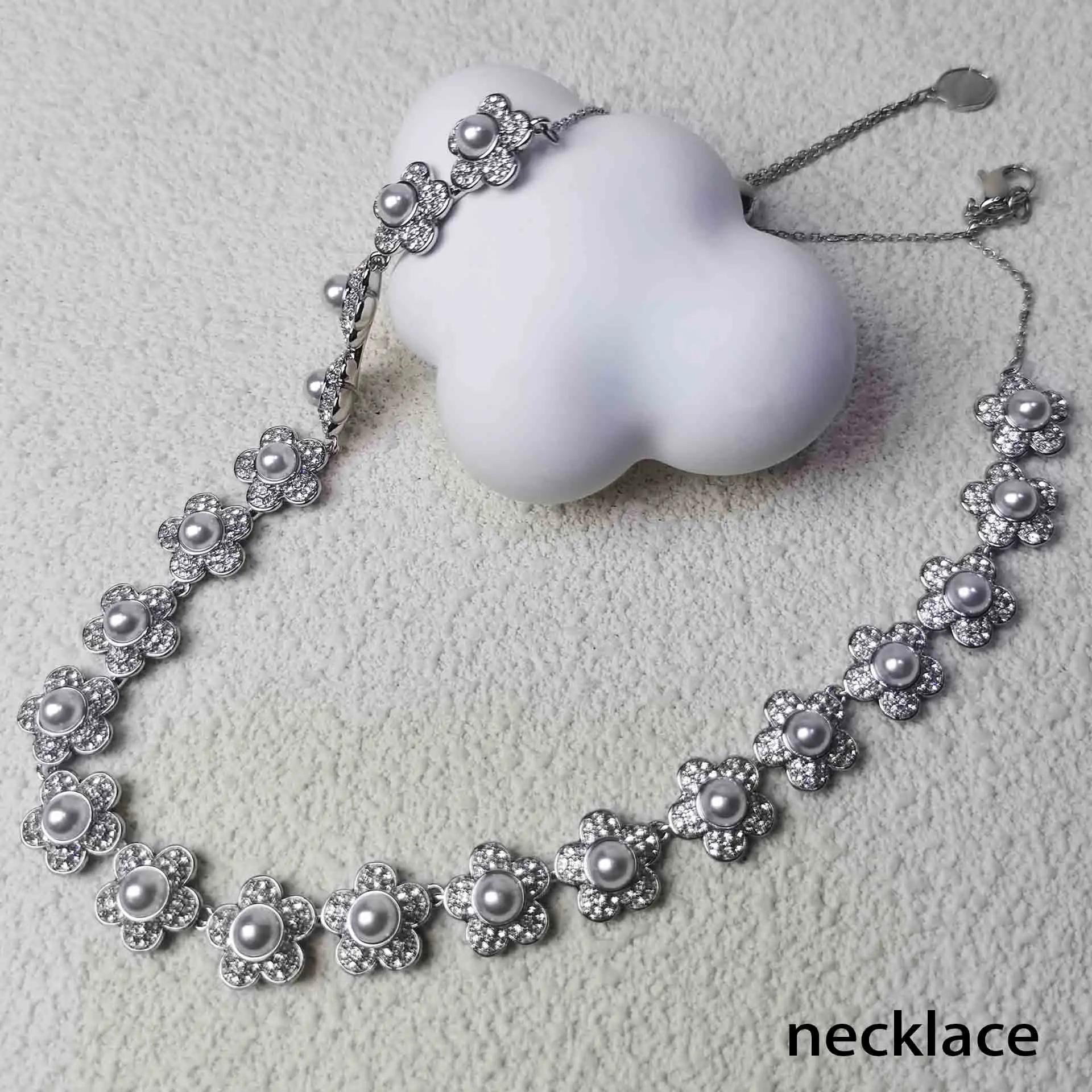 2026 Nieuwe Originele Dames Bruiloft Sieraden Ketting Hoogwaardige Fonkelende Cut Crystal Prachtige Geometrische Ketting Beste Geschenken