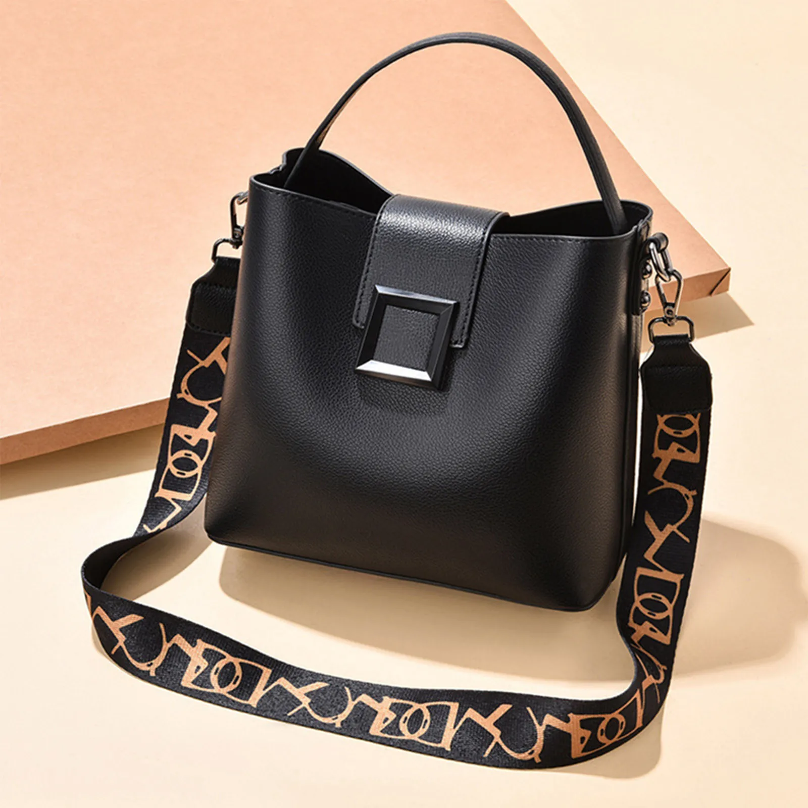 

Handheld Women'S Bag With Large Capacity, Retro European And American Single Shoulder Crossbody Bag, And Atmospheric Shaped Bag