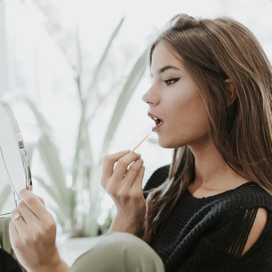 Tamponi di cotone per microblading da 600 pezzi Tamponi di cotone a punta da 4 pollici Punte di precisione Applicatore di bastoncini di legno per la pulizia del trucco delle unghie