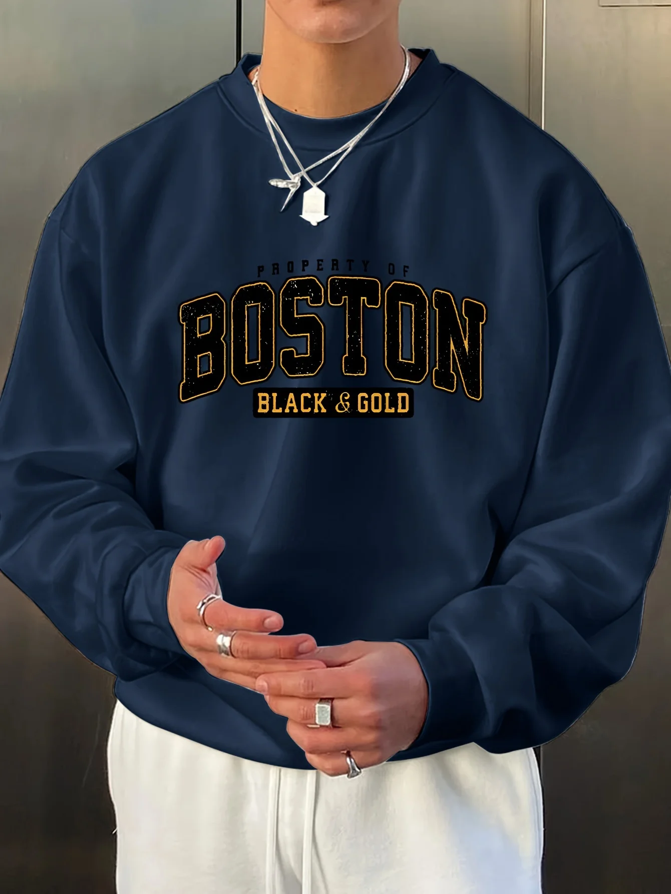 Herren Herbst- und Winter-Mode-Sweatshirt, lässig, locker geschnitten, Boston, schwarz, goldene Buchstaben-Grafik, Fleece, langärmelig, Rundhalsausschnitt – Detail 4