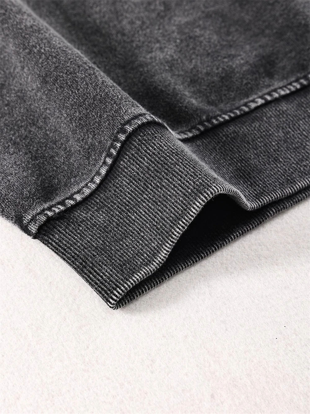 Black Cotton Loose Round Neck Vintage Sweatshirt Men Women Basic Long-sleeved Pullover T-shirt Chic Streetwear Tops Casual Wear