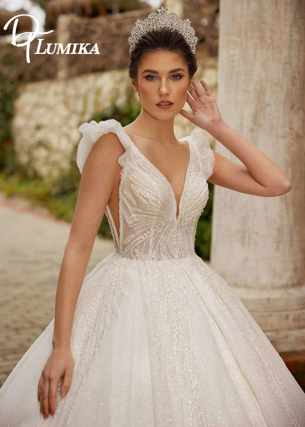 Vestido de novia Sexy con escote en V profundo, encantador vestido de novia sin mangas, elegante vestido de novia hasta el suelo con apliques de corte en A personalizado