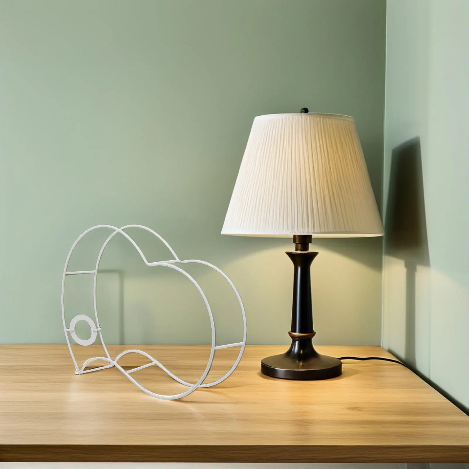 

Heart-Shaped Metal Lampshade Frame Vintage Wire Lamp Shade Holder for DIY Table Floor Ceiling Lamps Pendant Light Shade Wire