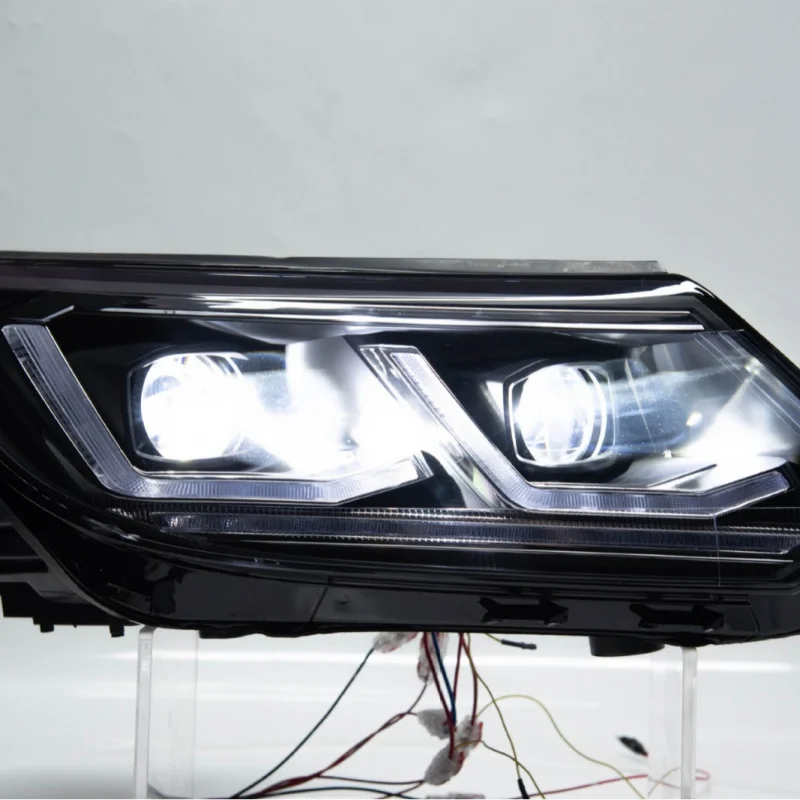 Suitable for 2013-2016 Volkswagen Tiguan Headlight Assembly Modified LED Lens Daytime Running Light Flo