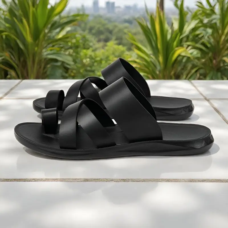 Weiche und bequeme Herrenhausschuhe eignen sich für den täglichen Gebrauch zu Hause, im Freien und für die Freizeit. Neue coole Herren-Sandalen. – Detail 4