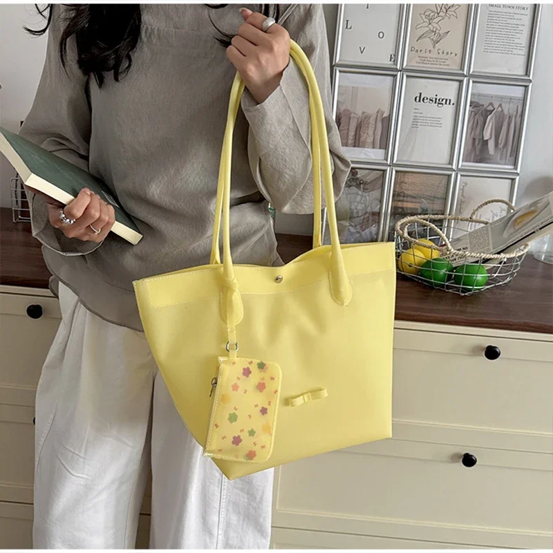 Transparente PVC-Tragetasche in Jelly-Farbe, Damen-Umhängetasche für den Arbeitsweg, wasserdichte Einkaufstasche mit großem Fassungsvermögen, transparente Handtasche mit Tragegriff oben – Detail 17