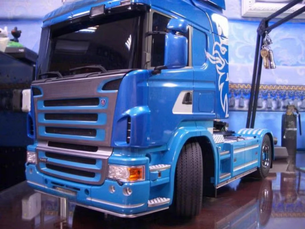 Accesorios de luces LED inferiores delanteras de aleación de aluminio para camión Tamiya RC 1/14 remolque volquete Scania 56323 R620 R470 piezas de mejora