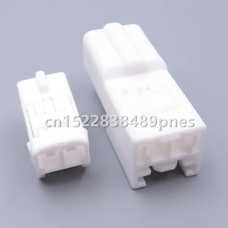 2 Pole 7282-1027 7283-1027 MG651201-4 Automotive Brake Reversing Light Socket Speak Audio Wiring Harness Connector For Toyota