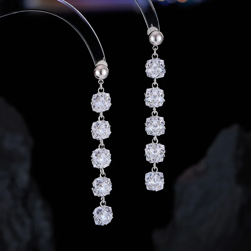 

Elegant Long Tassel Earrings for Women Micro-Set Zirconia Light Luxury Small Boutique Banquet Dress Accessory LYS318