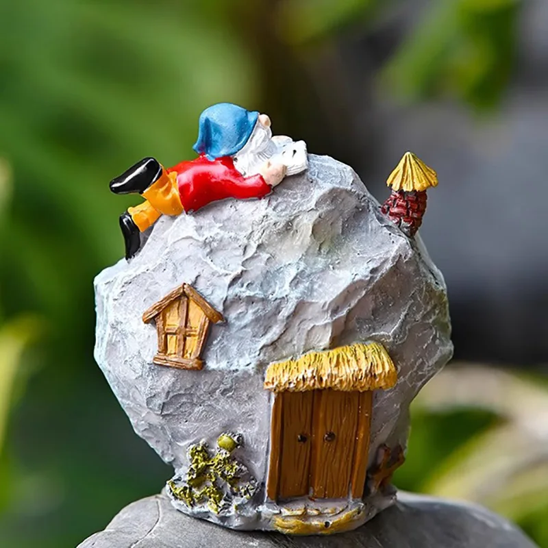 

Santa Figurines House Statue Outdoor Living Statues Lawn Ornaments Garden Decoration Gnome Stone Statue Garden Yard Ornaments