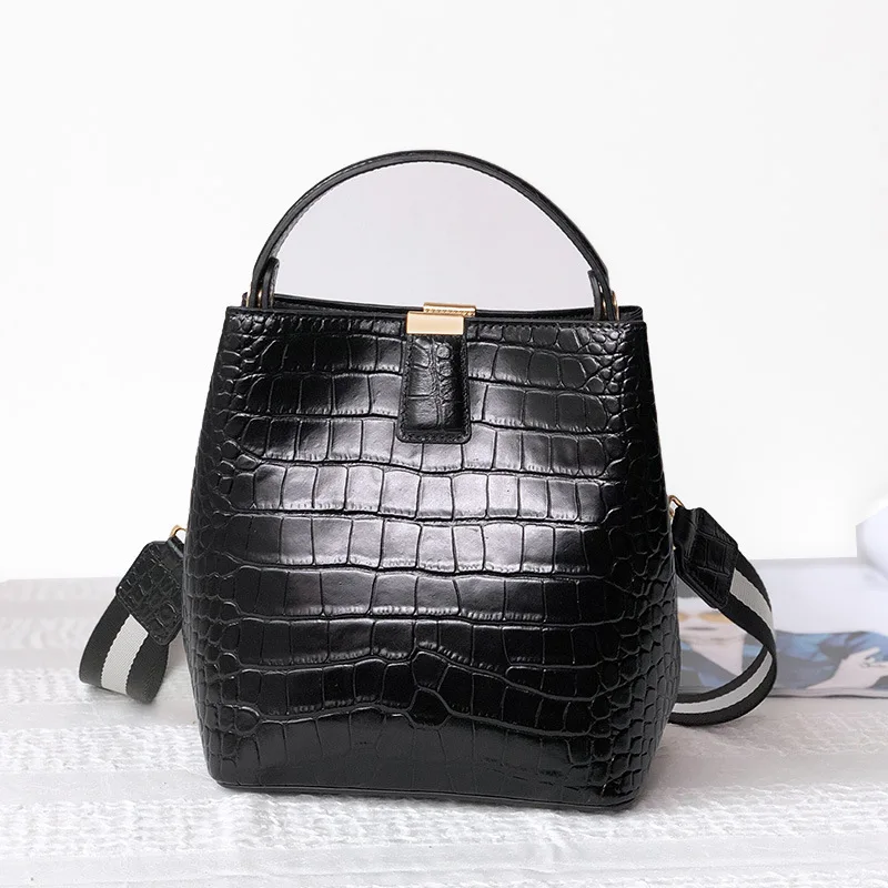 Leather women 2024 new first layer leather crocodile pattern bucket bag  hand-held single shoulder bag 0120