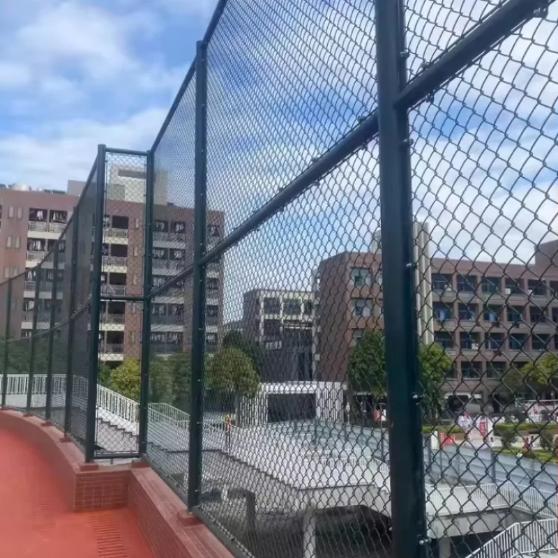 Custom.Stadium سياج شبكي سلكي مقاوم للتآكل ومتين ومرن للغاية