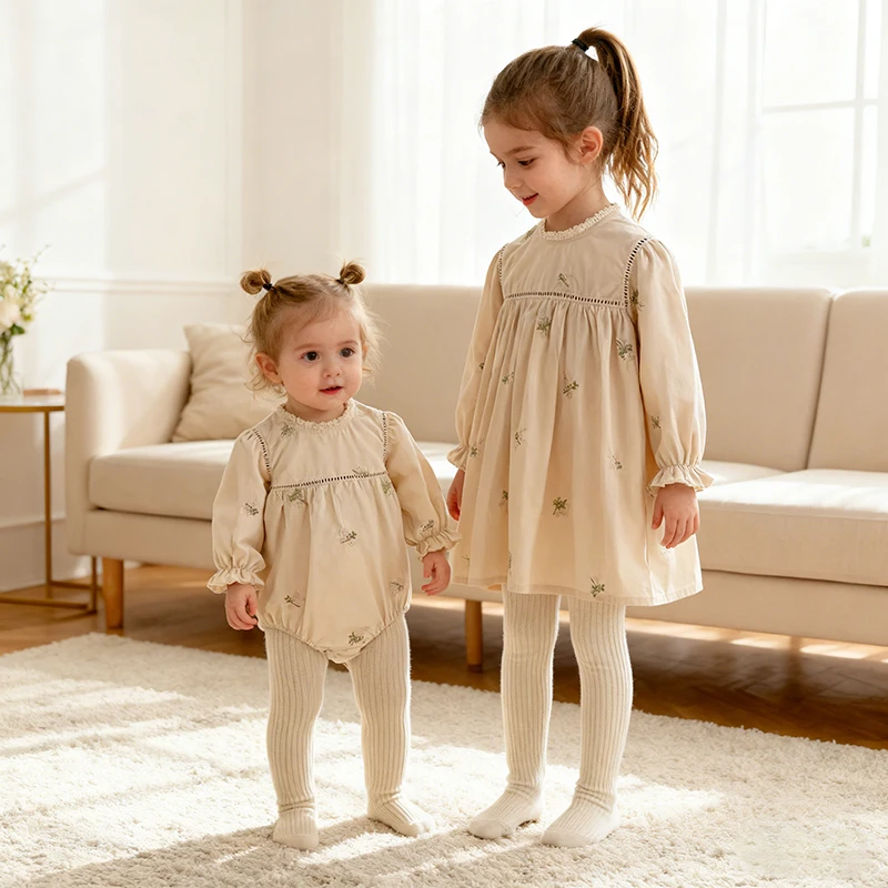 2026 neue Frühjahr 2-6Y Baby Mädchen Party Baumwolle Stickerei Kleid 0-24 M Lange Ärmeln Babyspielanzug Kinder prinzessin Kleid Schwester Kleidung