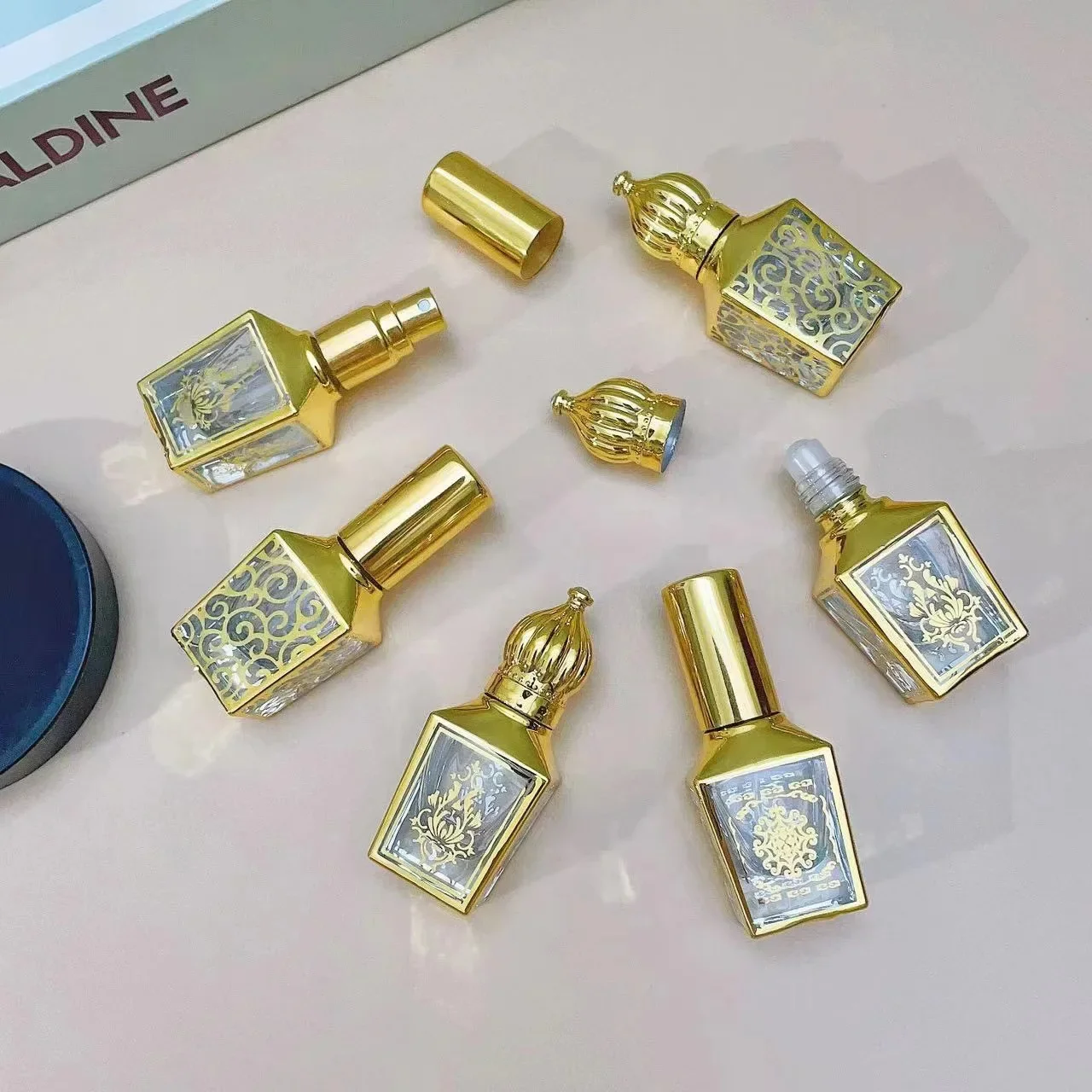 Flaconi spray da 8 ml Contenitori vuoti per campioni d'oro Atomizzatore in vetro portatile da viaggio Elegante bottiglia di profumo