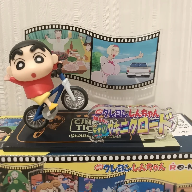 

New Rement Genuine Shin-Chan Blind Box Running Posture Movie Scene Desktop Ornament Birthday Present Collectibles Toys