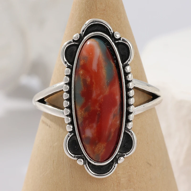Vintage-Ring für Damen mit eingelegtem roten Stein, ethnische Silberfarbe, handgeschnitzt, für den täglichen Gebrauch, Partyschmuck, Jubiläumsgeschenk – Detail 2
