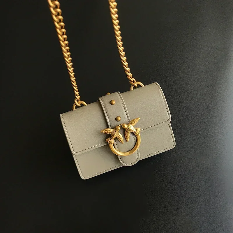 2026 Neue Damen-Umhängetasche in Beige mit V-Steppung, PU-Leder, Goldener Schwalbenverschluss, Ketten-Mini-Schultertasche für den Alltag, Dating, Hochzeit, Bestseller – Detail 27
