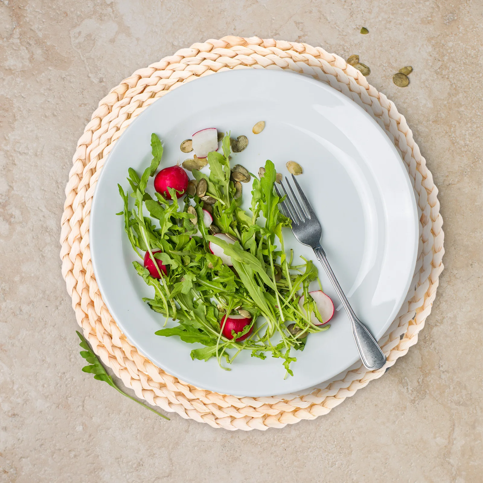 

Large Braided Corn Husk Placemat Round Woven Heat Resistant Table Mat Dining Decor Rustic Handwoven Cutlery Mat Household Use