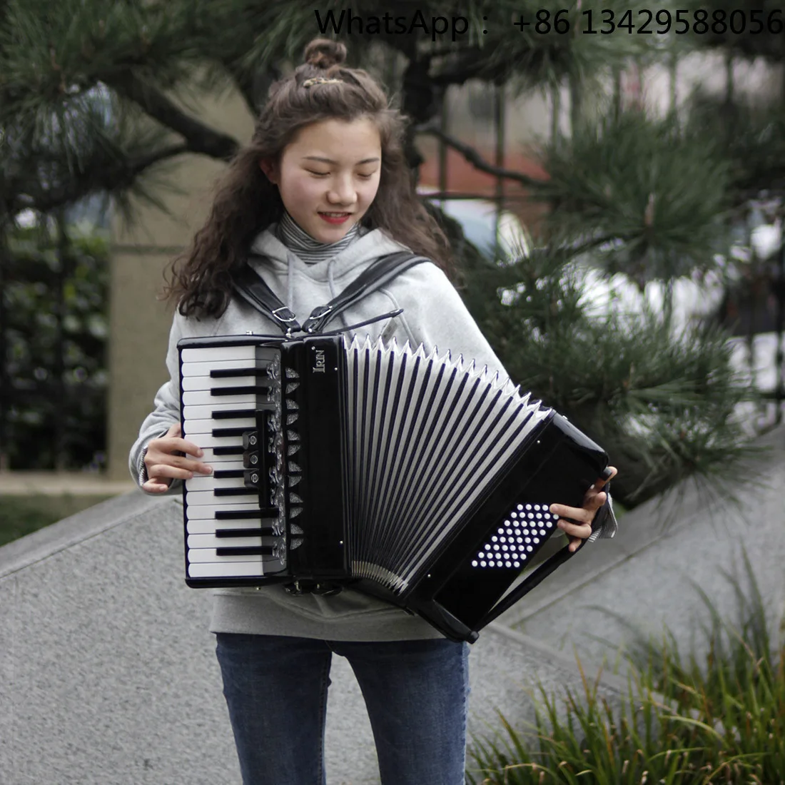 IRIN26 Diatonic 26-Key 48-Bass Portable Accordion for Adult Beginners Professional Performance Western Keyboard Instrument