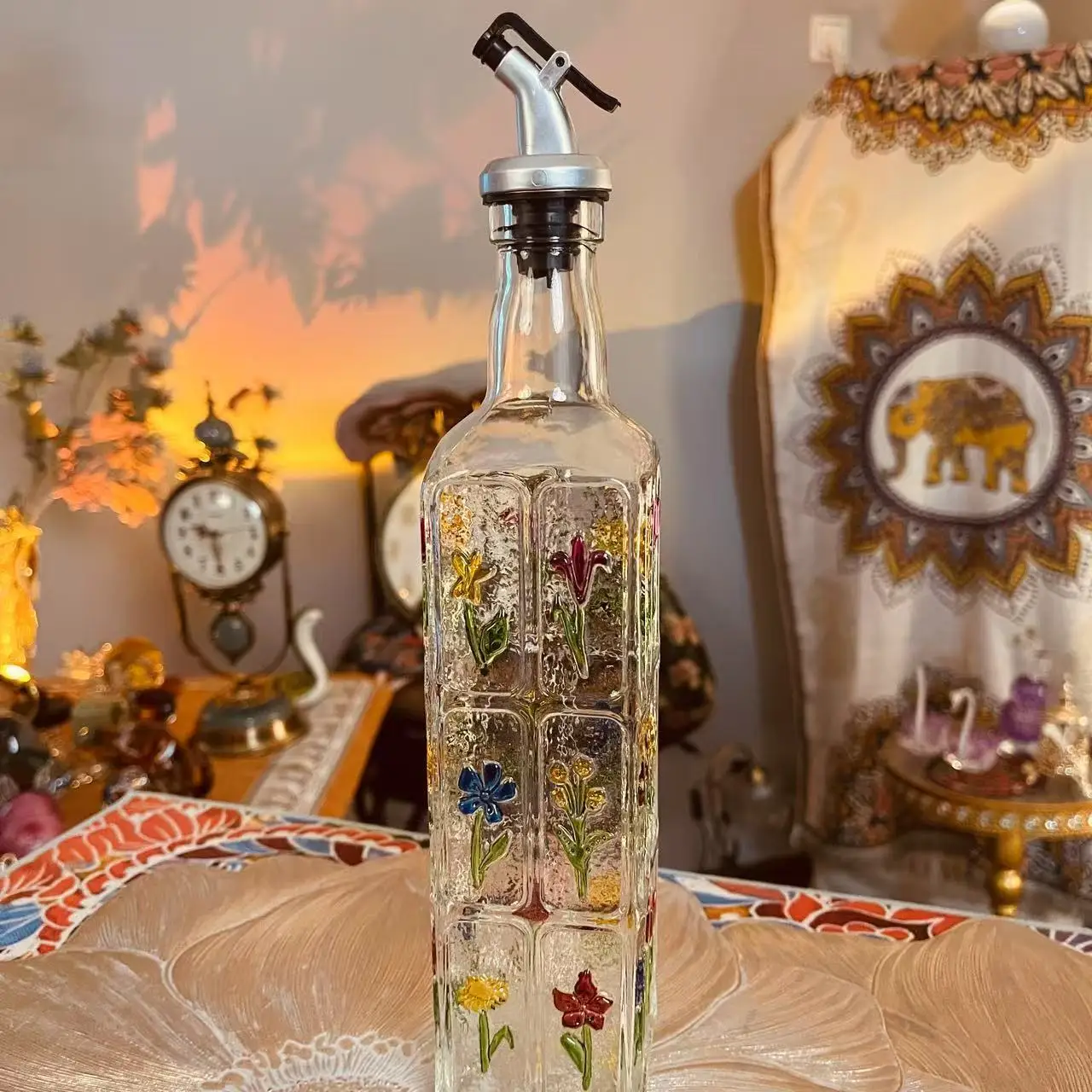 Hand-painted Relief Vinegar & Oil Bottle Set, High-value French Home Seasoning Bottles with Retro Square Pattern