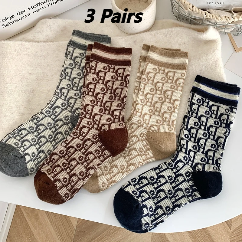 

[3 Pairs] Winter Letter Socks for Women – Thick Wool, Retro Pattern, High-Quality, Luxury Style, Mid-Calf Crew Socks