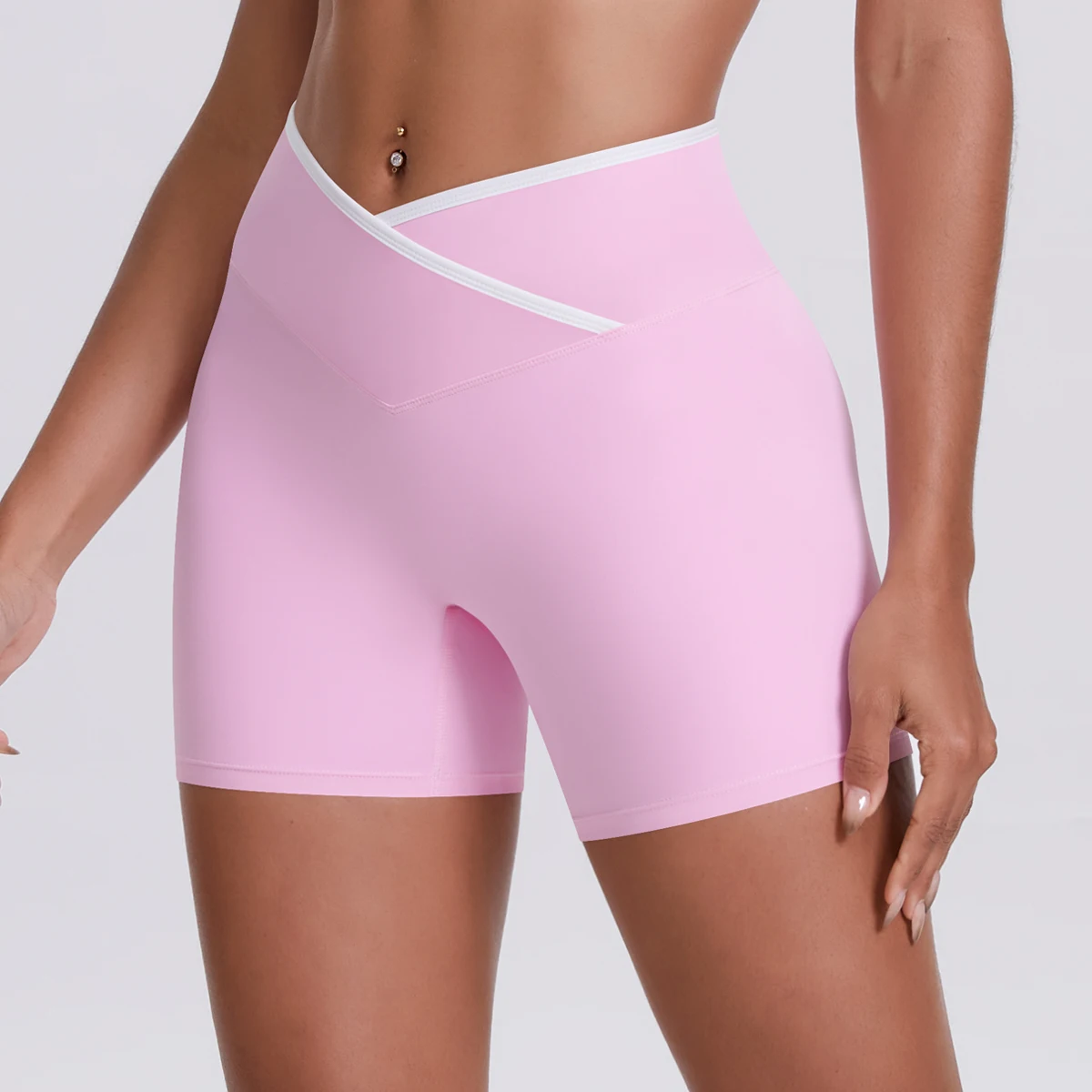 Woman Color Blocking Yoga Shorts Breathable Hip-lifting Breathable Summer Gym Fitness Shorts Crossover Design Quick-Dry Shorts