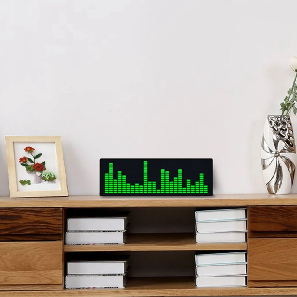 AA84 LED 音楽スペクトル リズム ライト 音声センサー 1624 RGB 雰囲気レベル インジケーター (時計表示付き) (ワイヤー制御)