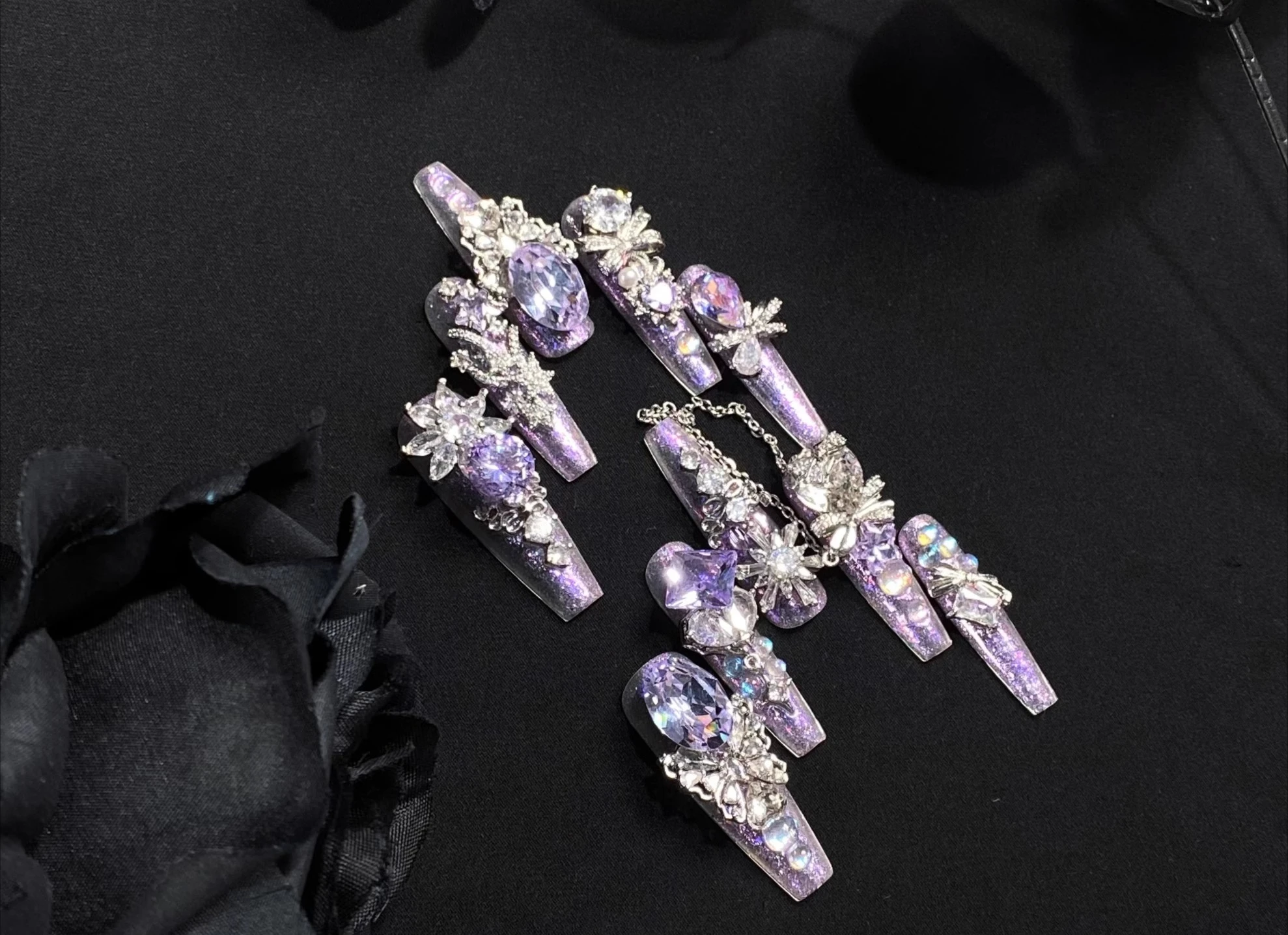 

Hand-worn Nail Beauty Purple Princess Chain Wedding White Winter New Year Flash Nail Patch Custom Products