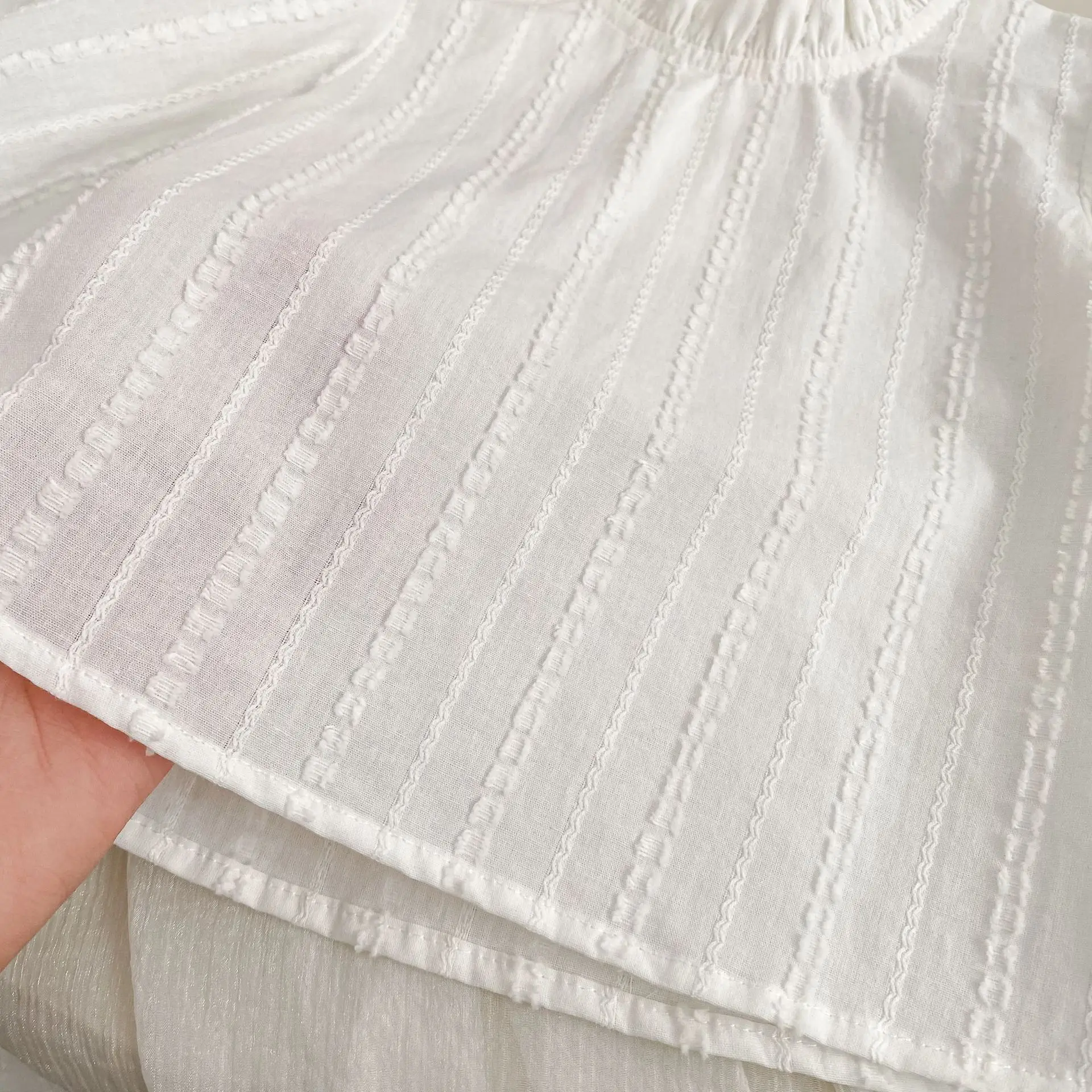 ชุดเดรสยีนส์แขนกุดสำหรับเด็กผู้หญิงแรกเกิด ฤดูใบไม้ผลิ 2026 ชุดเดรสเด็กผู้หญิงผ้าฝ้าย ชุดเดรสสายเดี่ยวลายหัวใจหวานๆ สำหรับเด็กวัยหัดเดิน เสื้อผ้าเด็ก