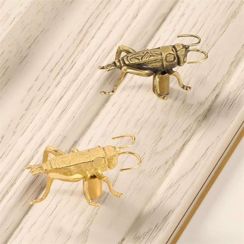 Vintage Brass Cricket Shaped Furnitue Handle And Knob Antique Wardrobe Knobs Insect Drawer Cupboard Door Handles Kitchen Pulls