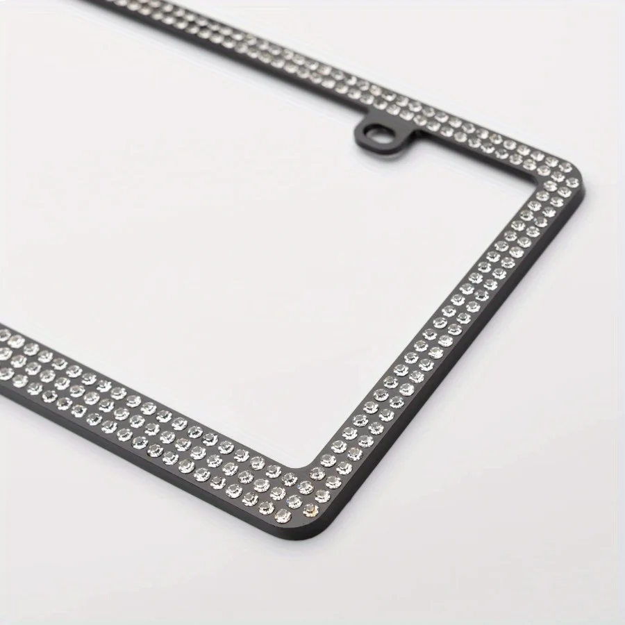 Schwarz glänzender Nummernschildrahmen aus Metall für Autos, langlebige Metallkonstruktion sorgt für langlebige Leistung. Rahmen des Nummernschildes