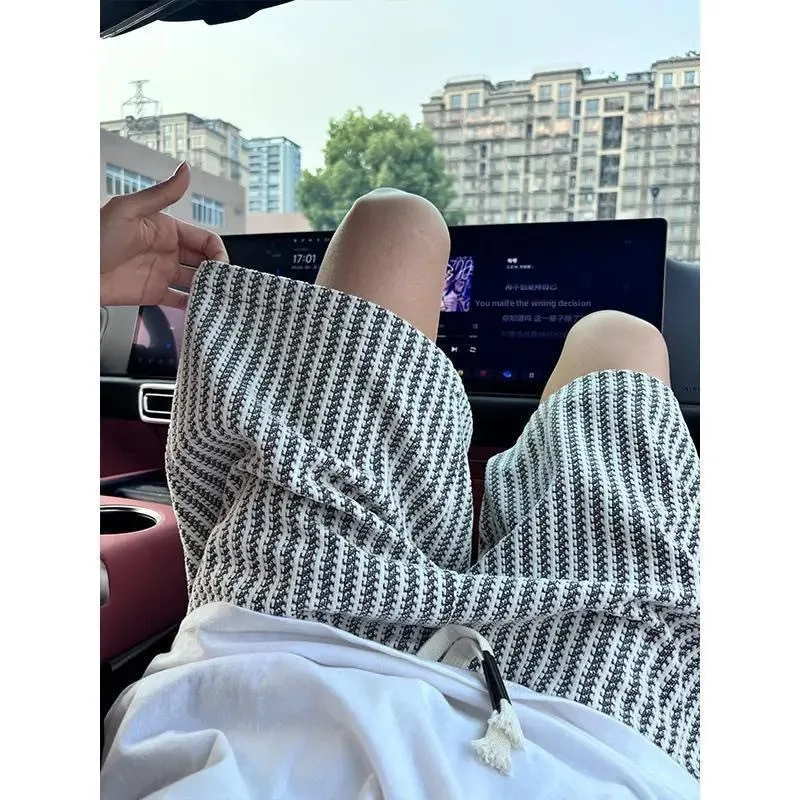 

Retro Black White Striped Print Men's Shorts Summer Trendy Casual Loose Five-Point American Sports Pants Polyester Fiber
