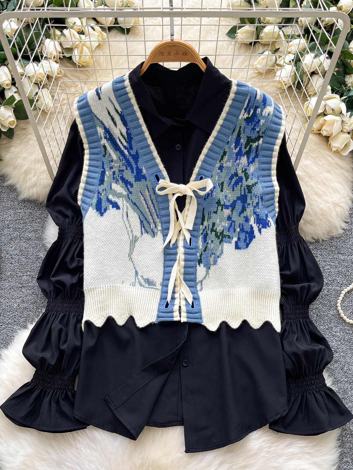 

Корейский женский нежный универсальный вязаный жилет с v-образным вырезом и поясом Bubble Sve irt, комплект из двух предметов, моющийся аут...