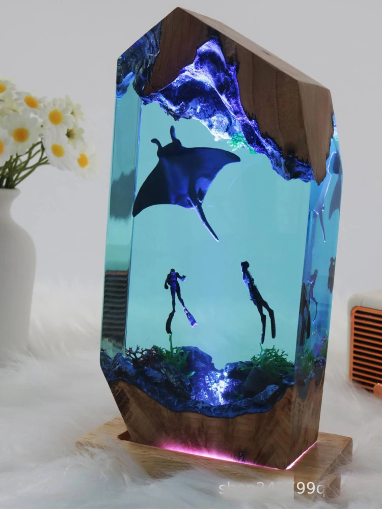 Resin Lamp Ocean Theme Night Light Creative Art Decoration Divers Manta Ray Landscape Table Lamp USB Charging