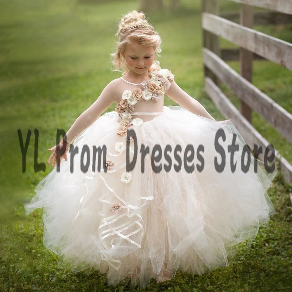 YL Simples Illusion Manga Comprida Primeira Comunhão Vestidos Até O Chão فساتين 3D Apliques Puffy Tulle Flower Girl Vestidos Crianças Bebê