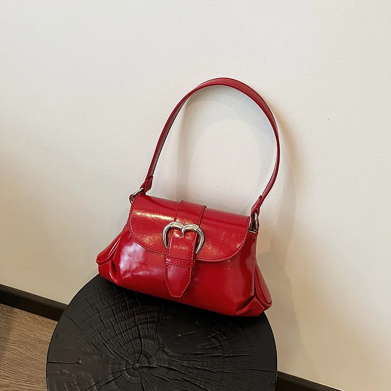 Versatile borsa ascellare antirughe rossa per donna 2024 borsa per pendolari monospalla di nuova moda elegante borsa in pelle PU con fibbia d\'amore