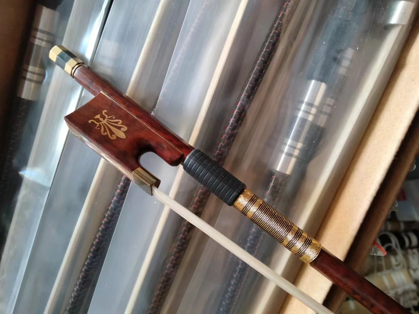 

1PC Nice Snakewood Violin Bow with snake wood frog 4/4 Copper Amounted