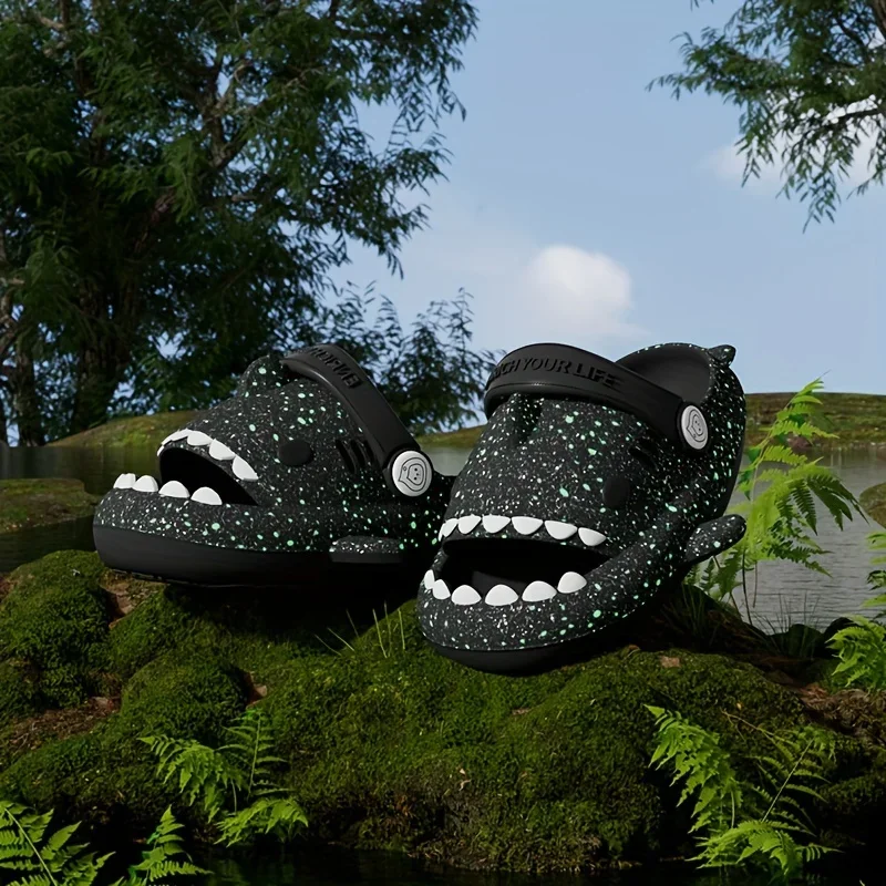 Dziecięce sandały Shark Luminous Slip-On Wodoodporne, oddychające, lekkie, antypoślizgowe buty na co dzień dla chłopców i dziewcząt Kapcie z paskiem