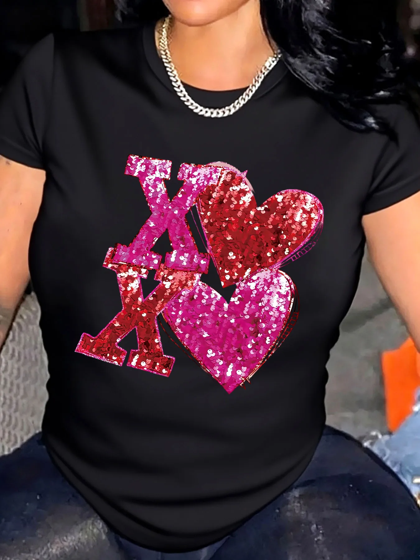 

Женская футболка больших размеров на день Святого Валентина с сердечками и блестками XOXO, уличная одежда с принтом