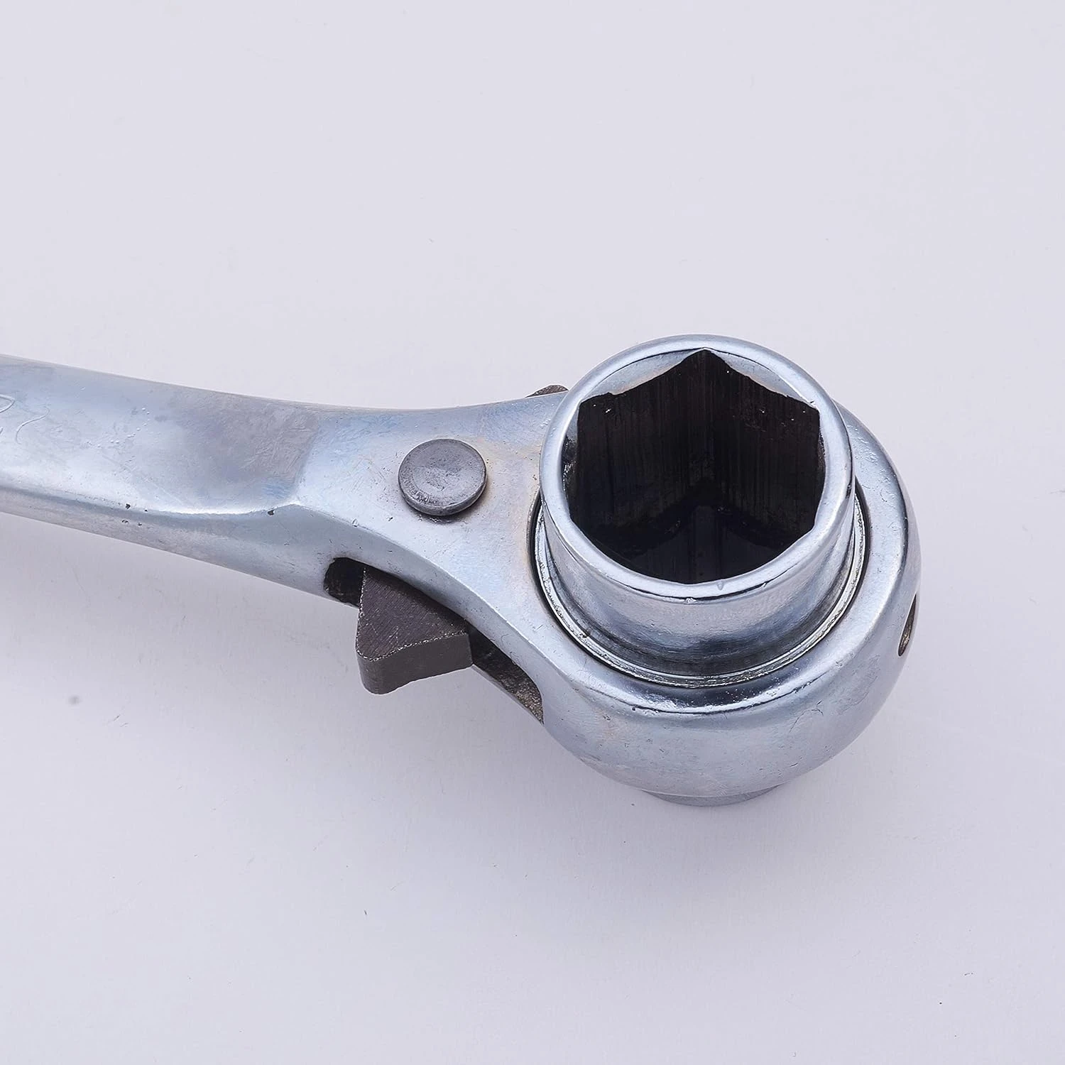 High-Quality Durable Silver-Colored Ratcheting Scaffold Spud Wrench - Efficient Assembly Tool with 19mmx22mm Open End Socket - P