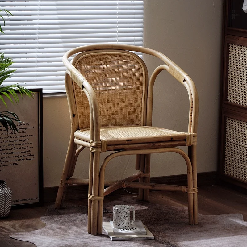 كرسي الروطان الطبيعي الإندونيسي أثاث المنزل لكبار السن كرسي مسند الظهر المنسوج مع أريكة واحدة لترفيه الشرفة
