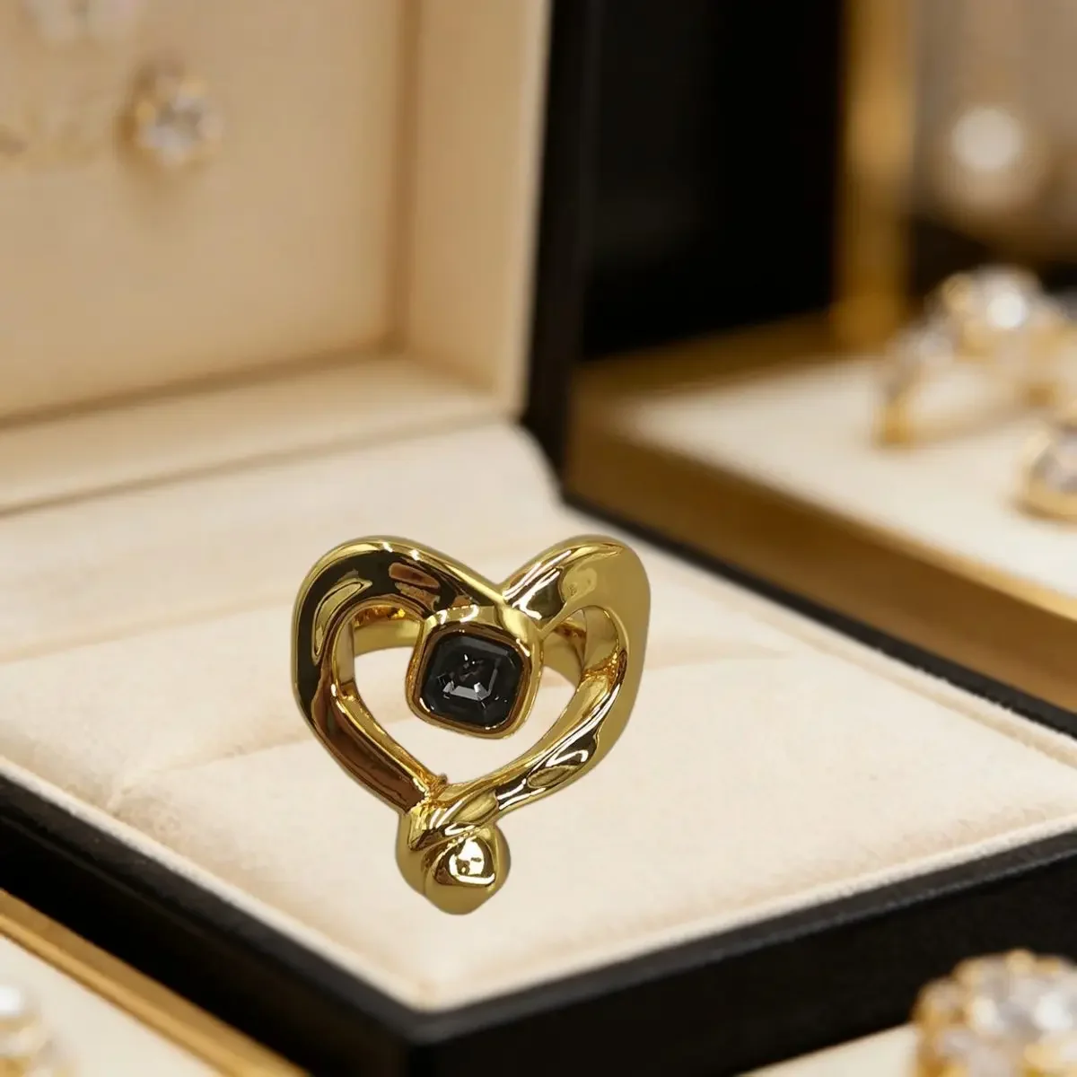 2026 Spain Exquisite Spicy Girl Wind Gold Silver Heart Shaped Grey Crystal Ring Jewelry Accessories Birthday Gift