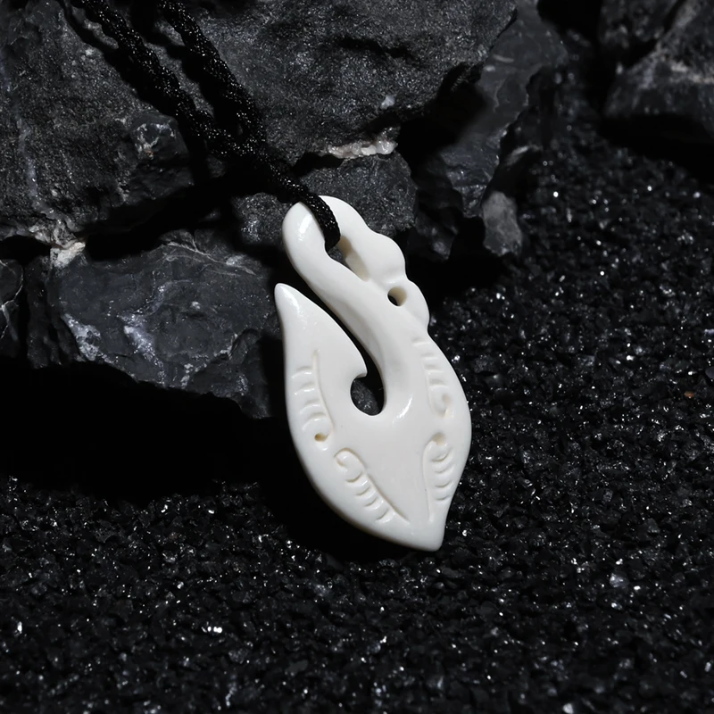 GX034 New Zealand Maori jewelry handmade yak bone Manaia pendant Primitive tribes totem amulet Hawaii pendant for gift