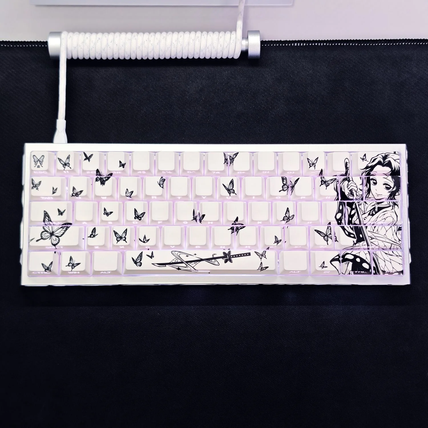 98 مفتاح كاب Kochou Shinobu مفاتيح لطيف أنيمي كيكابس PBT الكرز الشخصي Keycap لوحة المفاتيح الميكانيكية Made68 Mad68 Wooting 60