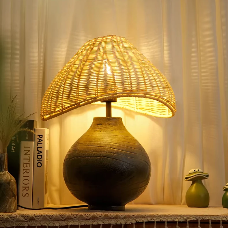 French Vintage Rattan Solid Wood Table Lamp Woven Decorative Living Room Bedroom Ambiance Table Lamps