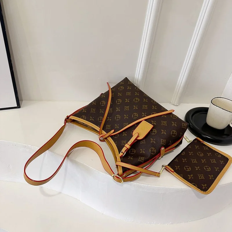 

Classic Women's Messenger Bag Leather Crossbody Shoulder Handbag Luxury Brand Elegant By Famous Designer