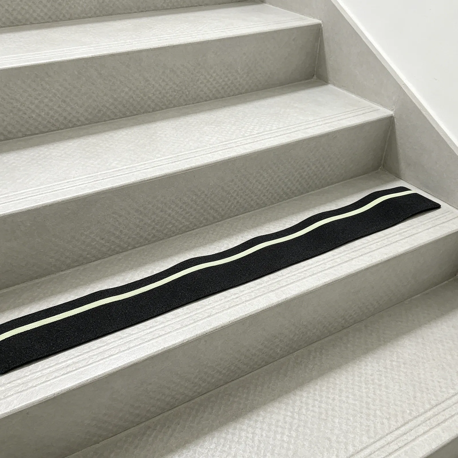 10Pcs Anti Slip Stair Tread Glow in Dark Tape 24x3.9in Non Skid Reflective Grip Tape Stair Traction Strips Indoor Outdoor Safety