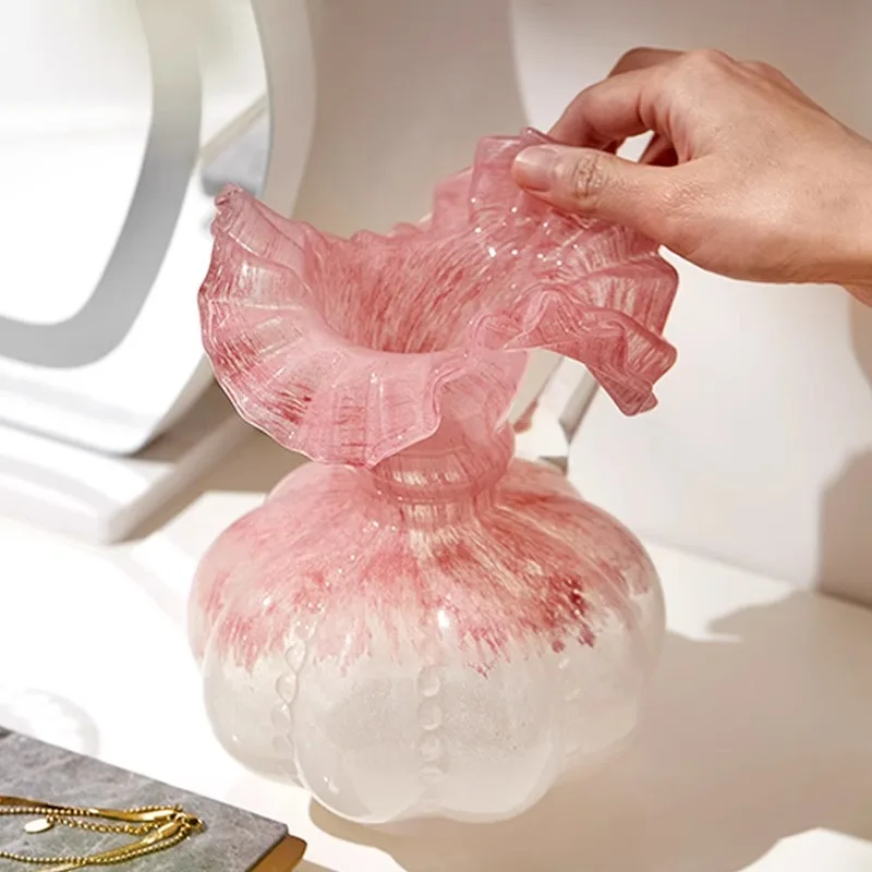 Pink gradual change glazed vase ornament French medieval glass flower arrangement decoration