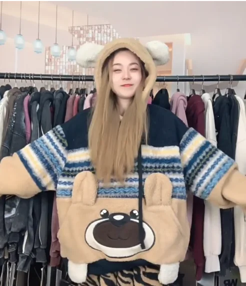 العصرية العلامة التجارية هوديس المرأة الخريف الشتاء الدافئة الصوف صوف الضأن الدب الكرتون فضفاض موضة سميكة مقنعين البلوز #1