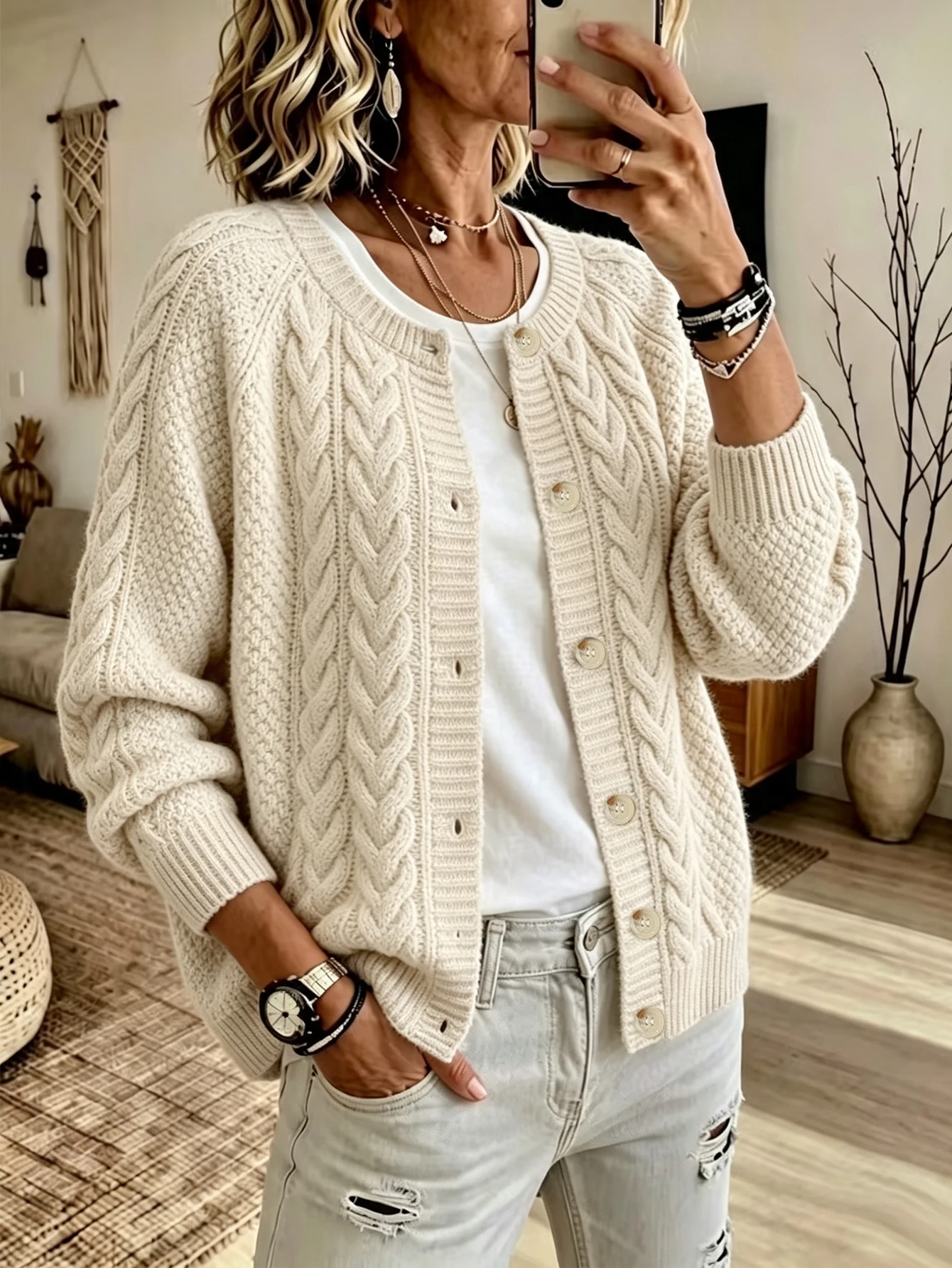 New Autumn Style Women's Loose Cable-Knit Cardigan, Round-Neck Single-Breasted Lazy-Style Off-White Sweater Coat, Soft and Thick Long-Sleeve Outerwear, Suitable for Thanksgiving and Christmas Outings, European Popular Retro Casual Knitwear, Slim-Fit Drop-Shoulder Design, Everyday Commute Layering, Warm and Stylish Women's Clothing